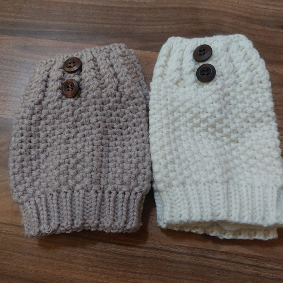 Knitted Boot Cuffs with buttons - Picture 3 of 8